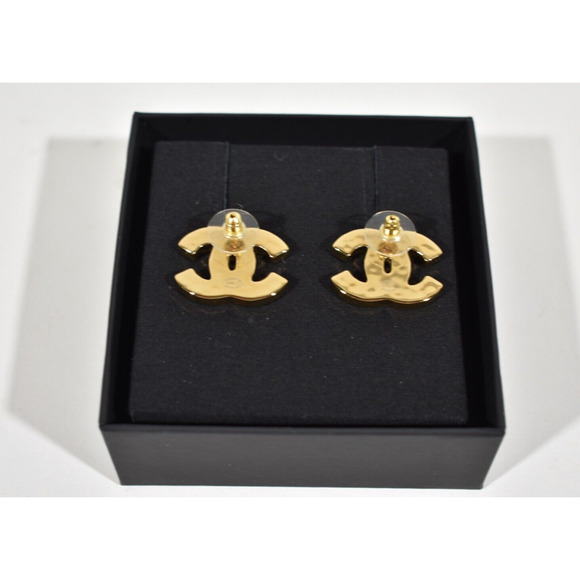Chanel 23A Gold Orange Red Interlocking CC Logo Classic Statement Stud Earrings - Picture 9 of 12